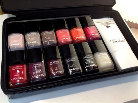 chanel manicure set|Chanel nail varnish set.